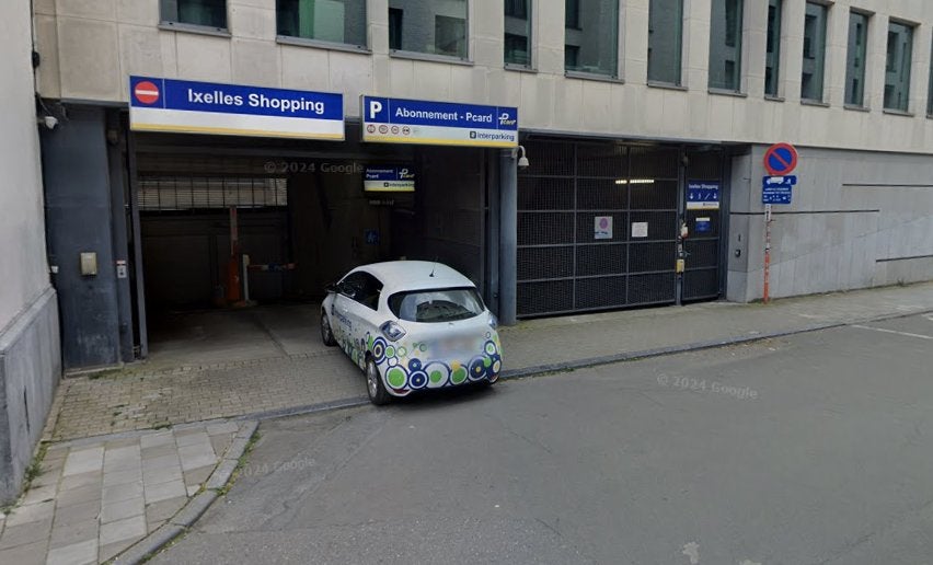 Place de parking à louer – Ixelles, Immo, Garages en Parkeerplaatsen, Brussel