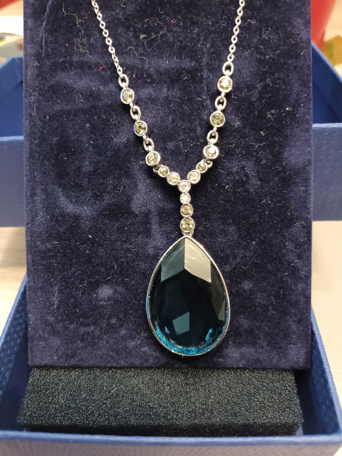 Swarovski meringue 1062666 met aankoopticket, Met hanger, Zwart, Ophalen of Verzenden, Zo goed als nieuw
