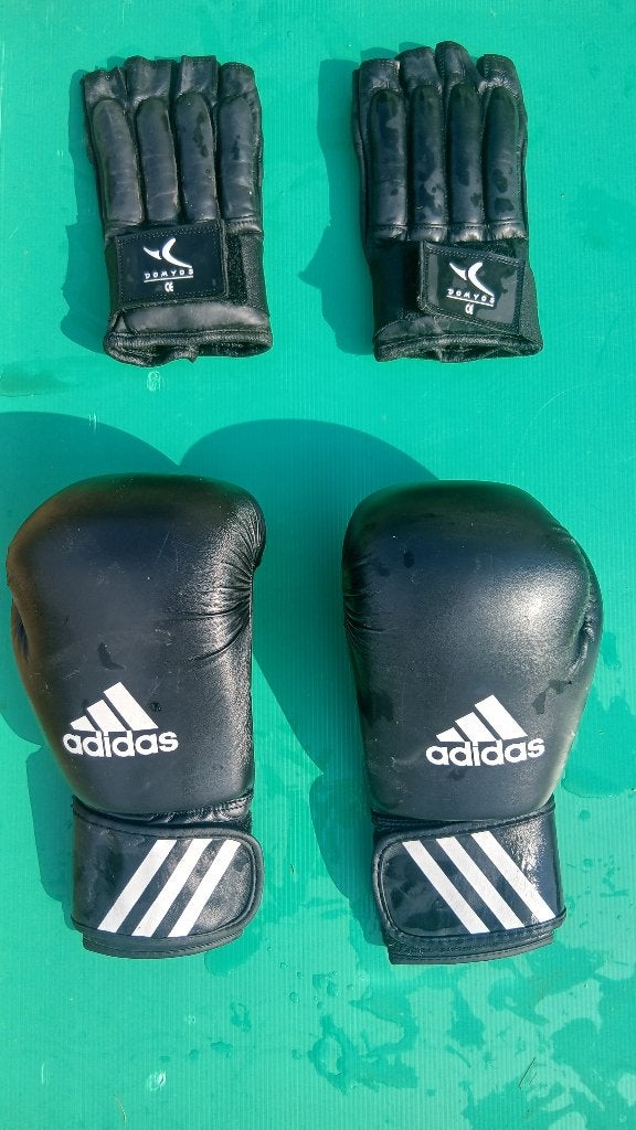 gants de bose et mitaines de frappe de sac, Sports & Fitness, Enlèvement, Comme neuf, Équipement d'arts martiaux