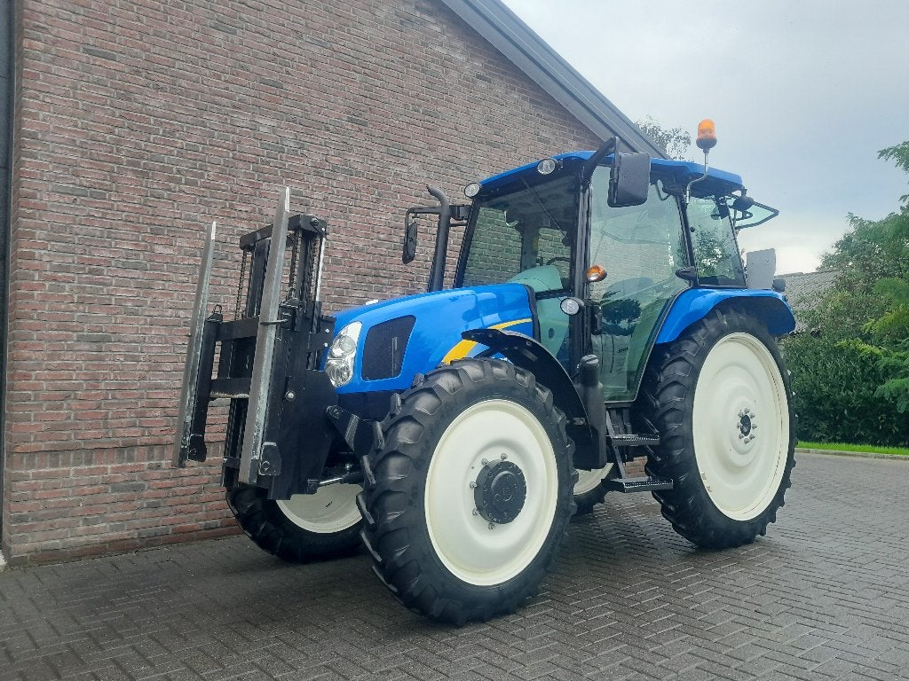 4WD Tractor met Fronthefmast, Enlèvement