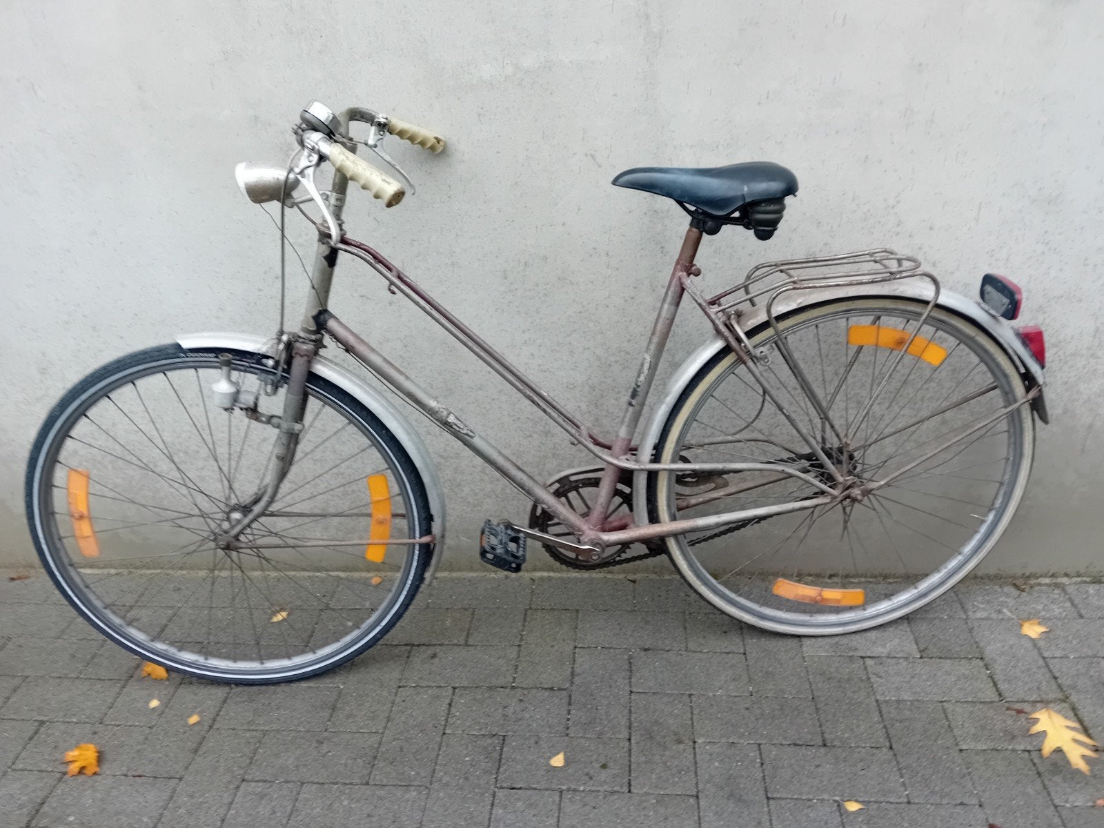 Retro damesfiets Buysse Sport Gent 28inch ideaal vr op kot, Vélos & Vélomoteurs, Vélos | Ancêtres & Oldtimers, 47 à 51 cm, Frein sur jante