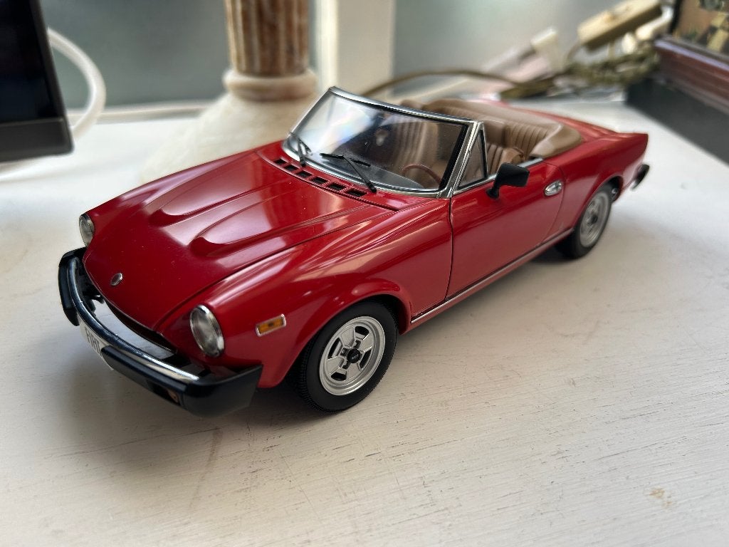 AUTOart 1:18 72612 Fiat 124 Sport Spider, Enlèvement ou Envoi, Comme neuf, Voiture, Autoart