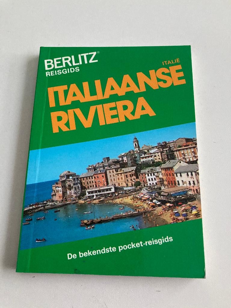 " Italiaanse Riviera " Berlitz reisgids, Guide ou Livre de voyage, Autres marques, Enlèvement ou Envoi, Comme neuf