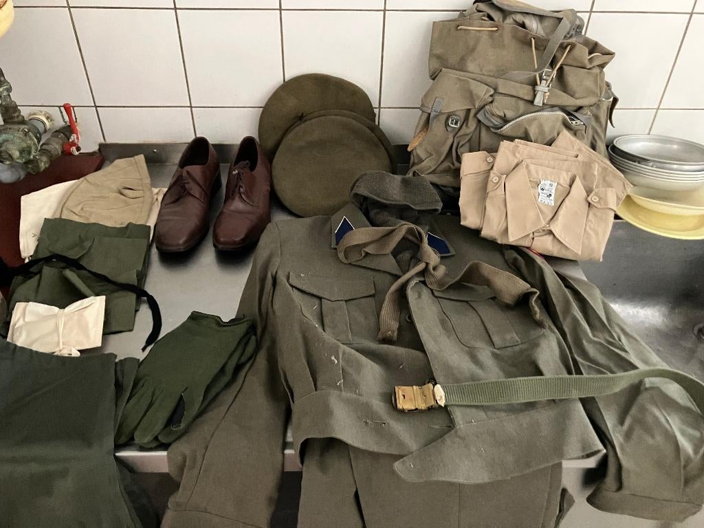 Belgische legeruitrusting – militaire uitrusting - leger, Ophalen of Verzenden