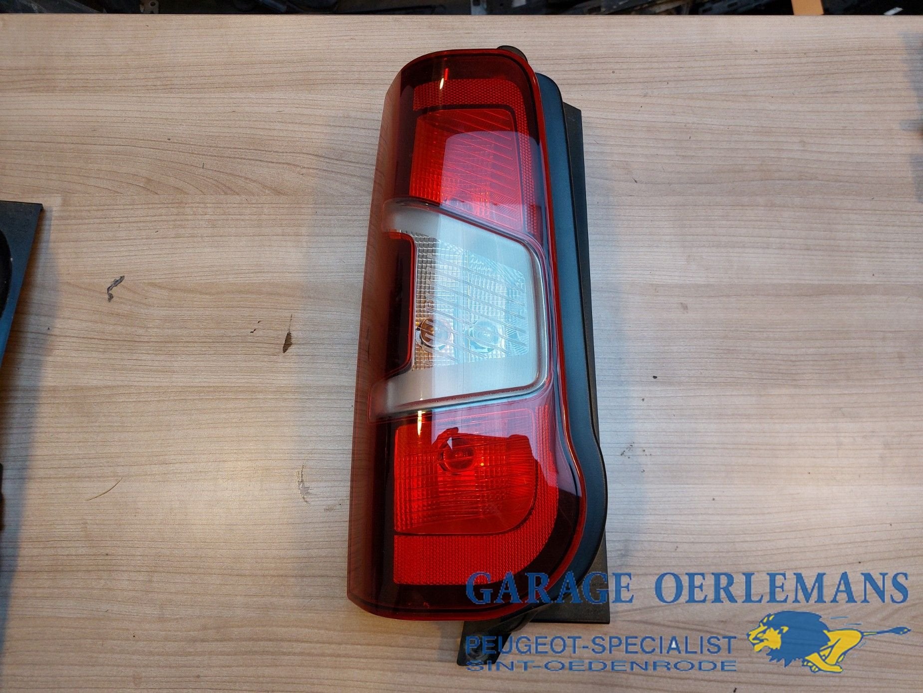 achterlicht links peugeot partner 2020, 9819235880, Auto-onderdelen, Gebruikt, -, -, ARN erkend