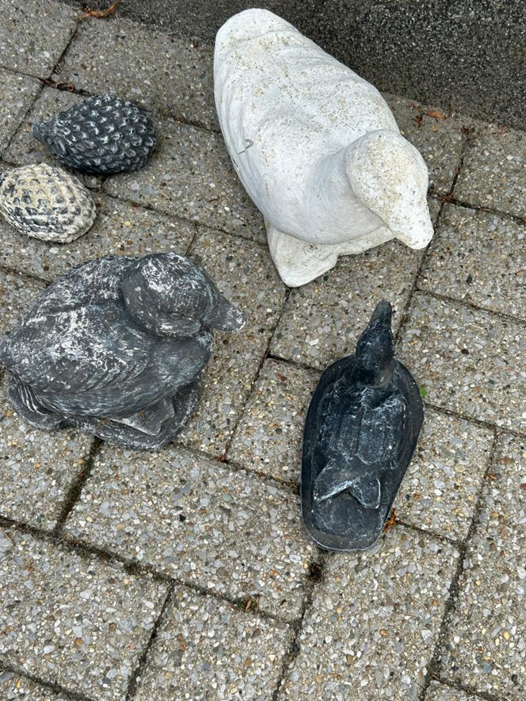 Stenen eendjes, Tuin en Terras, Ophalen, Zo goed als nieuw