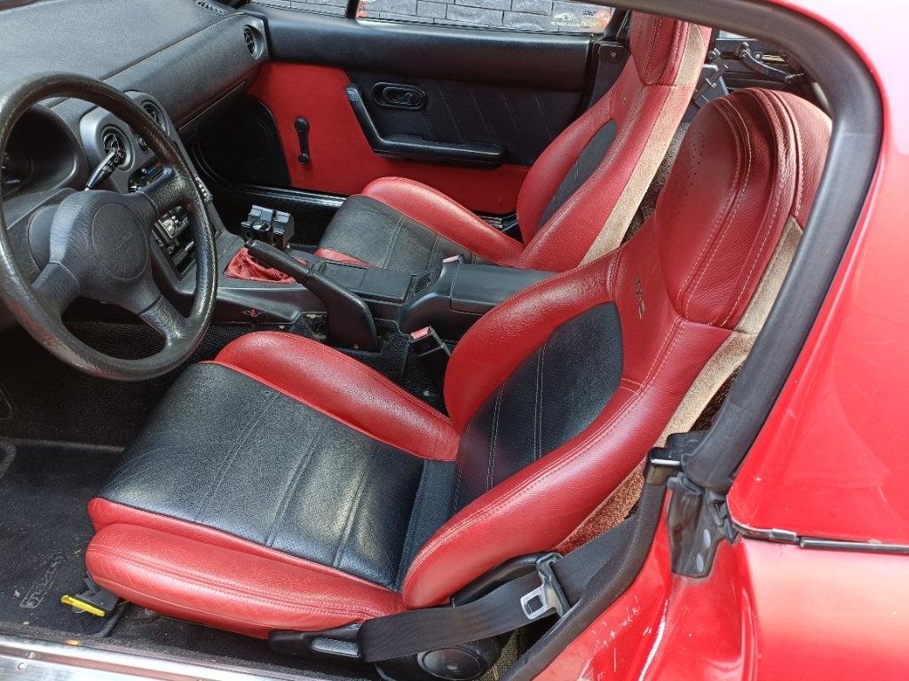 Intérieur arrière de la Mazda MX5, Enlèvement, Utilisé, Mazda