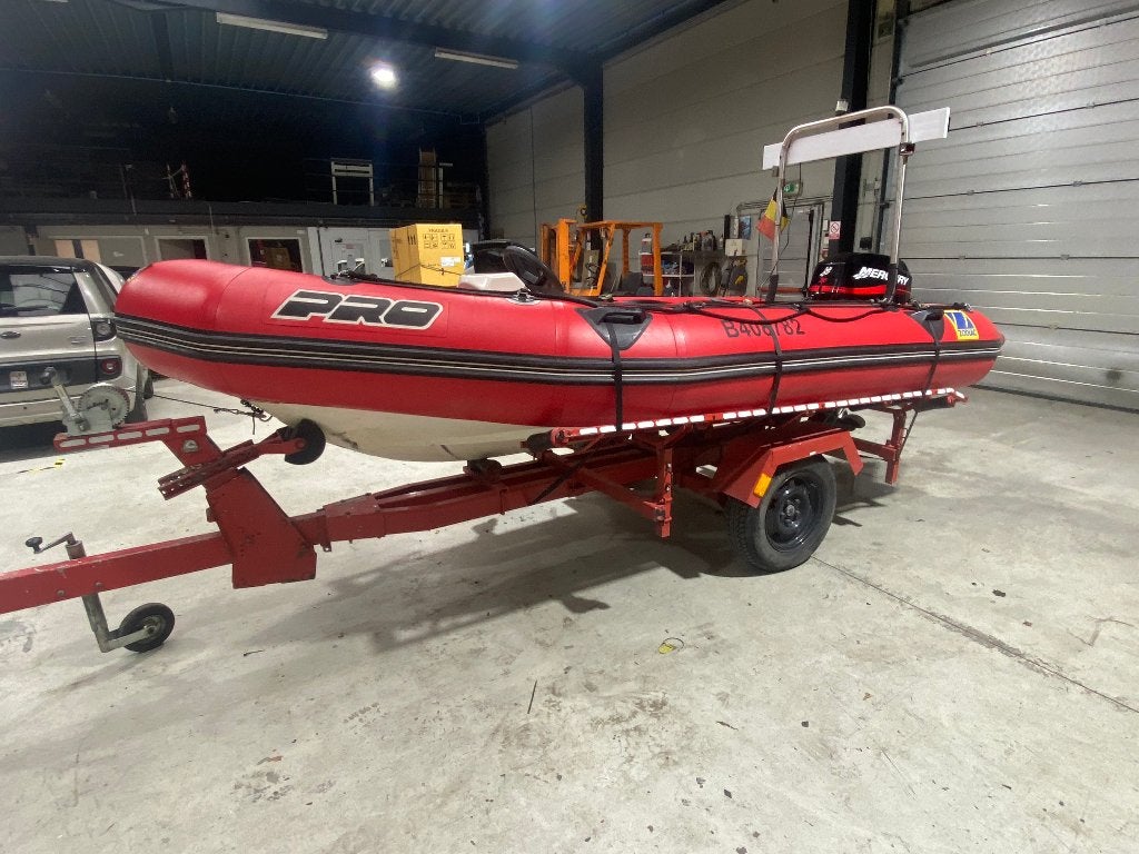 Bateau Zodiac Semi rigide, Sports nautiques & Bateaux, 4 m, Essence, 30 ch, Enlèvement