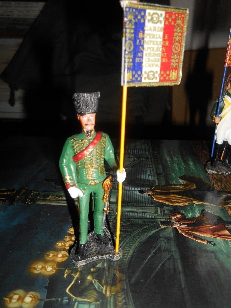 Porte drapeau régiment chasseurs à cheval 1814 fig en plomb, Enlèvement ou Envoi