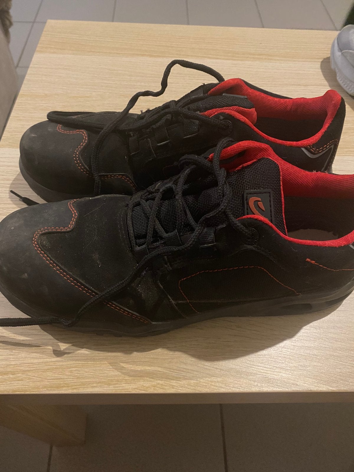Chaussures de travail Taille 43-44, Enlèvement ou Envoi, Comme neuf