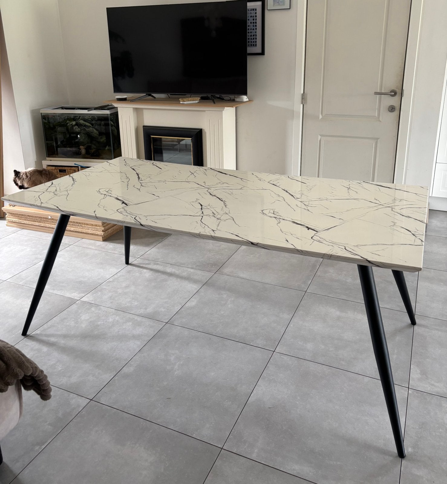Marmerlook tafel, Maison & Meubles, Ameublement | Revêtements de sol, Enlèvement, Utilisé