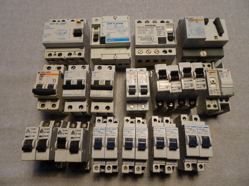 Electricheschakelaars   220 v -  380v, Ophalen, Zo goed als nieuw, Schakelaar