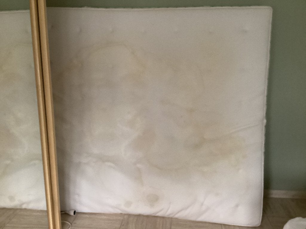 Matelas taché à donner 180x200, Maison & Meubles, Matelas, Enlèvement, Utilisé, 180 cm