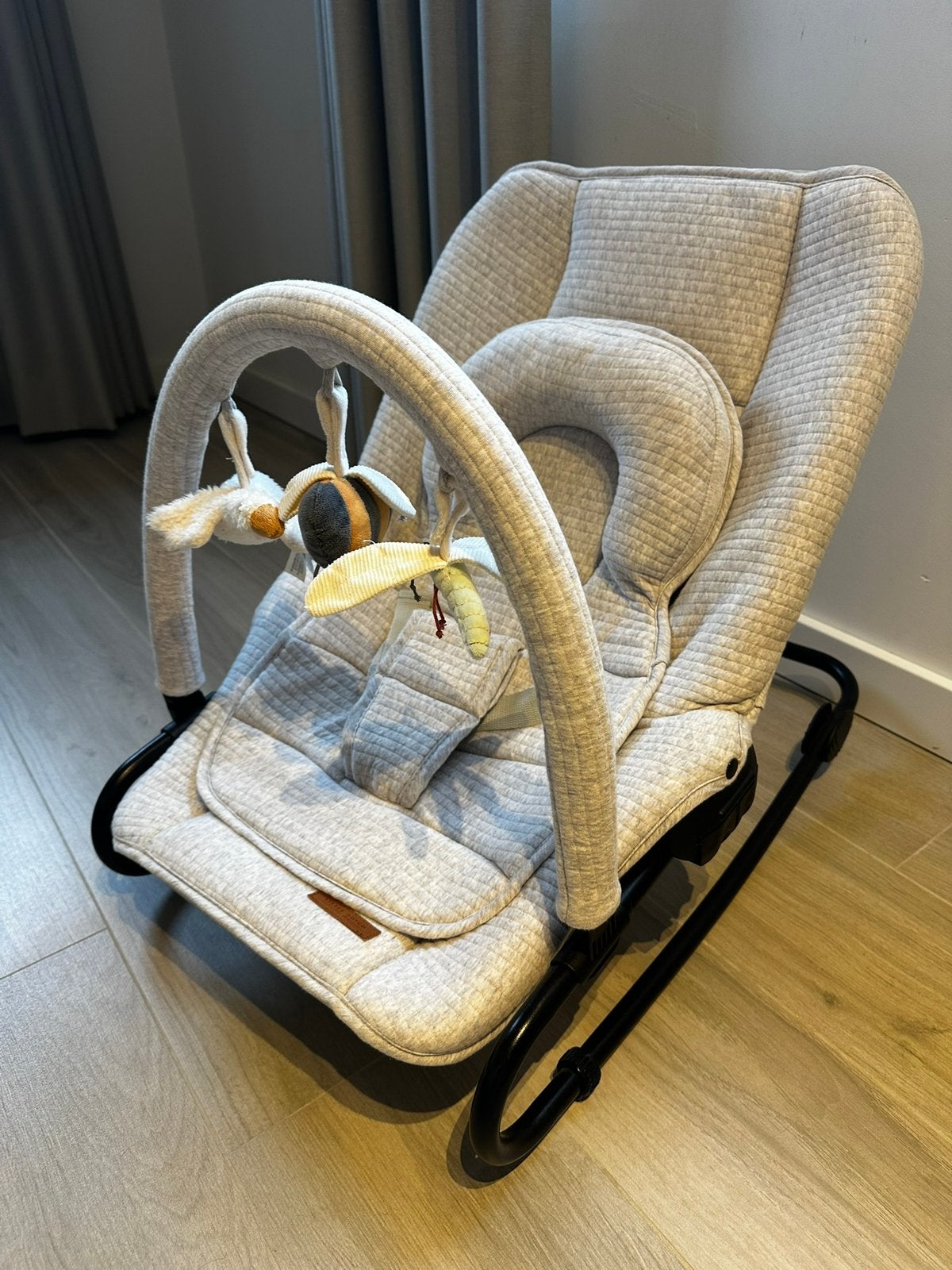Little Dutch wipstoel met speelboog – nieuwstaat, Kinderen en Baby's, Ophalen, Zo goed als nieuw, Wipstoel