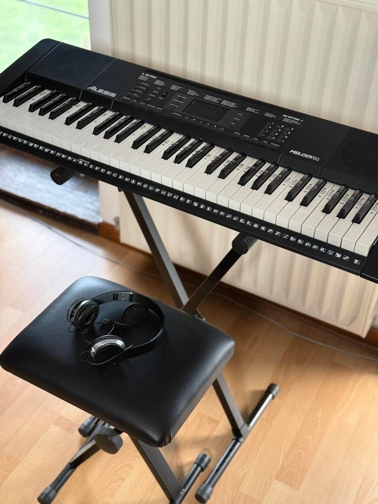Clavier numérique, 61 toetsen, Zo goed als nieuw, Met standaard, Ophalen