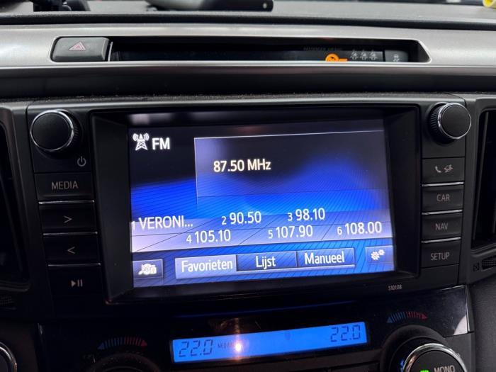 Radio van een Toyota Rav-4, Auto-onderdelen, Gebruikt, -, -, Ophalen of Verzenden