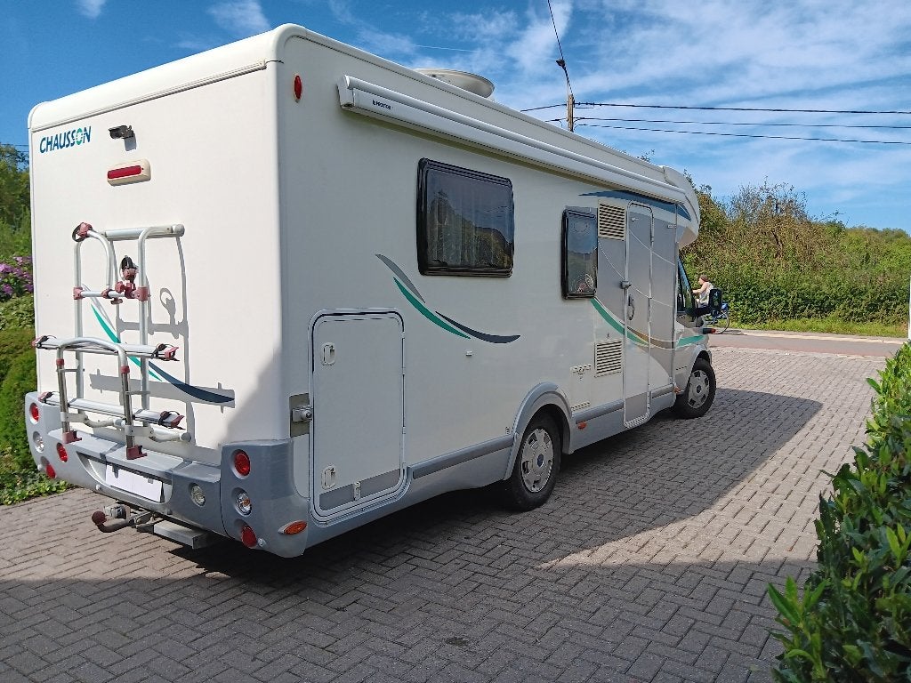 Camping-car Chausson Flash 7,30 m, Caravanes & Camping, Camping-cars, Toilette à cassette, Boîte manuelle, Ford, Roue de secours