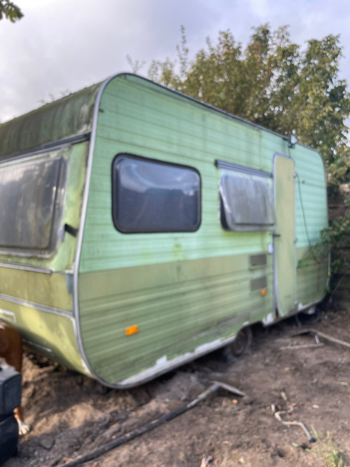Gratis- caravan - woongelegenheid, Particulier