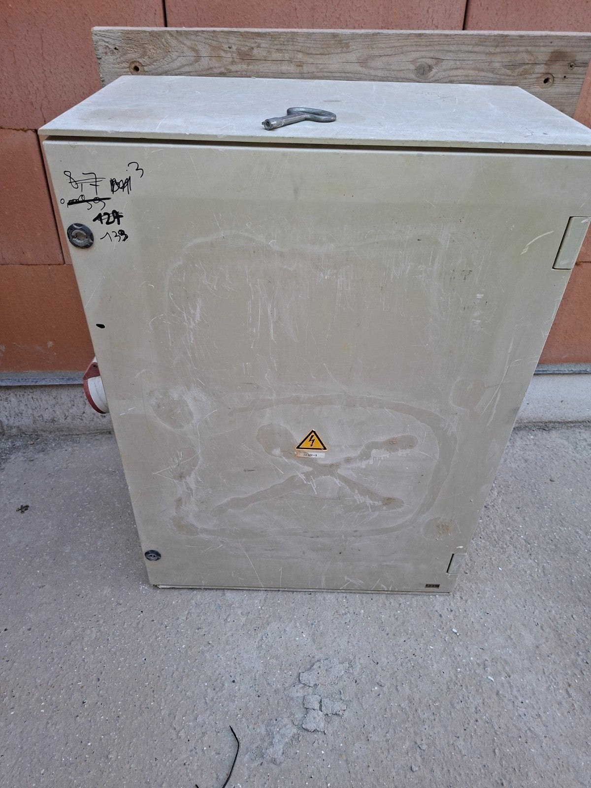 armoire de chantier naval, Enlèvement, Utilisé