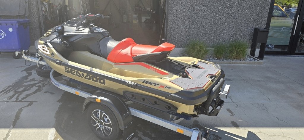 JETSKI 2025 MET MAAR 15H OP TELLER +NIEUWE TRAILER, Ophalen, Nieuw, Benzine, 200 pk of meer