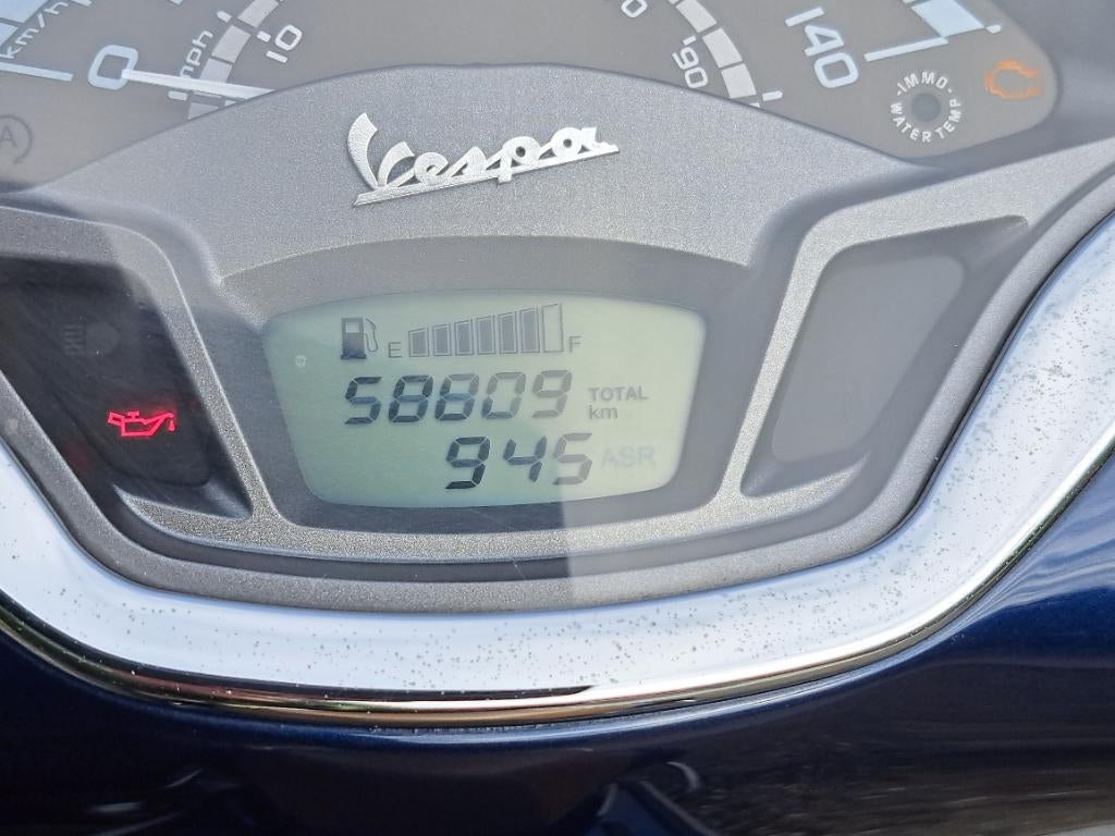 Scouter vespa  GTS 300. BLAUWE KLEUR, Fietsen en Brommers, Scooters | Vespa, Ophalen, Gebruikt, Overige modellen, 300 cc