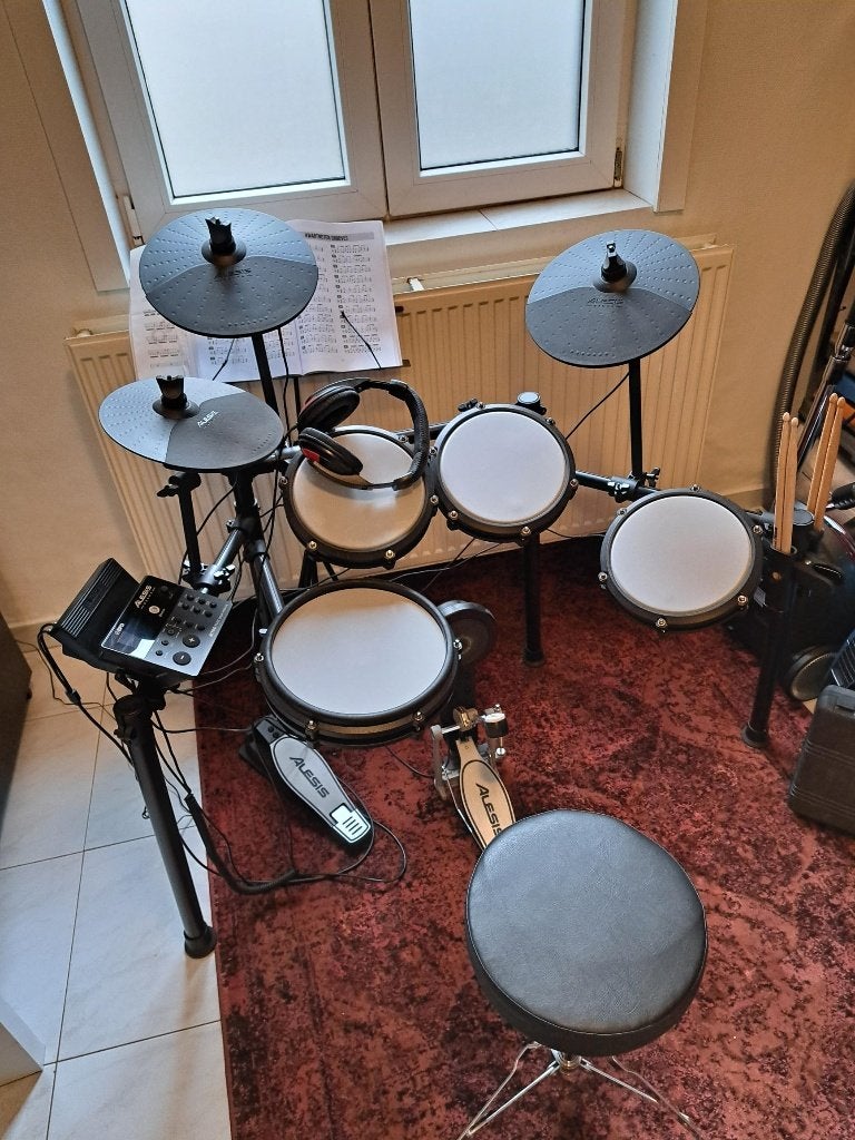 Elektrische drum Alesis Nitro Max, Musique & Instruments, Batteries & Percussions, Comme neuf, Électronique, Enlèvement