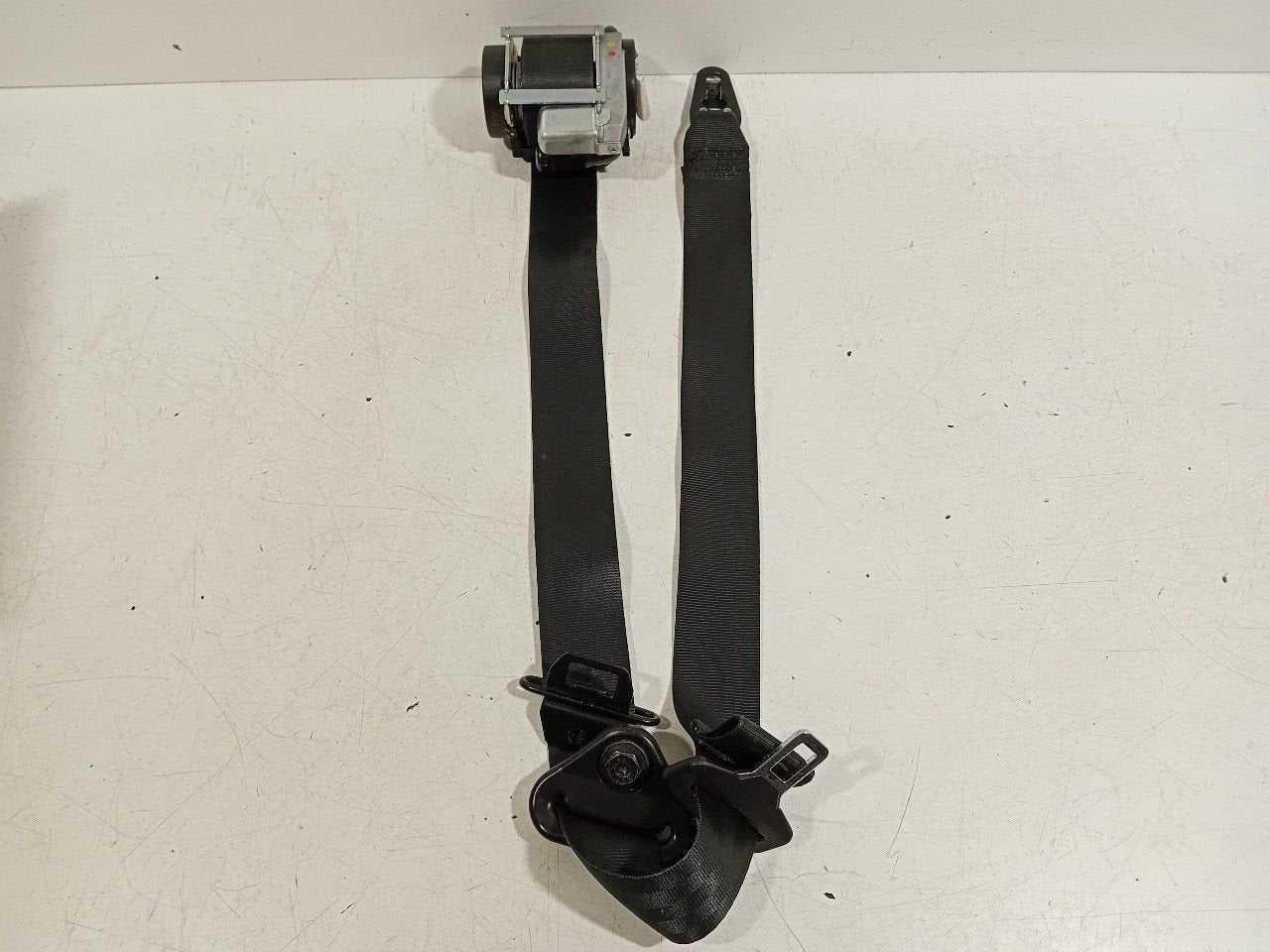 Veiligheidsgordel links voor Renault Clio, Onderdelen@venauto.nl, Van der Ven Autorecycling B.V., Ettenseweg 76, 4706 PB Roosendaal, The Netherlands