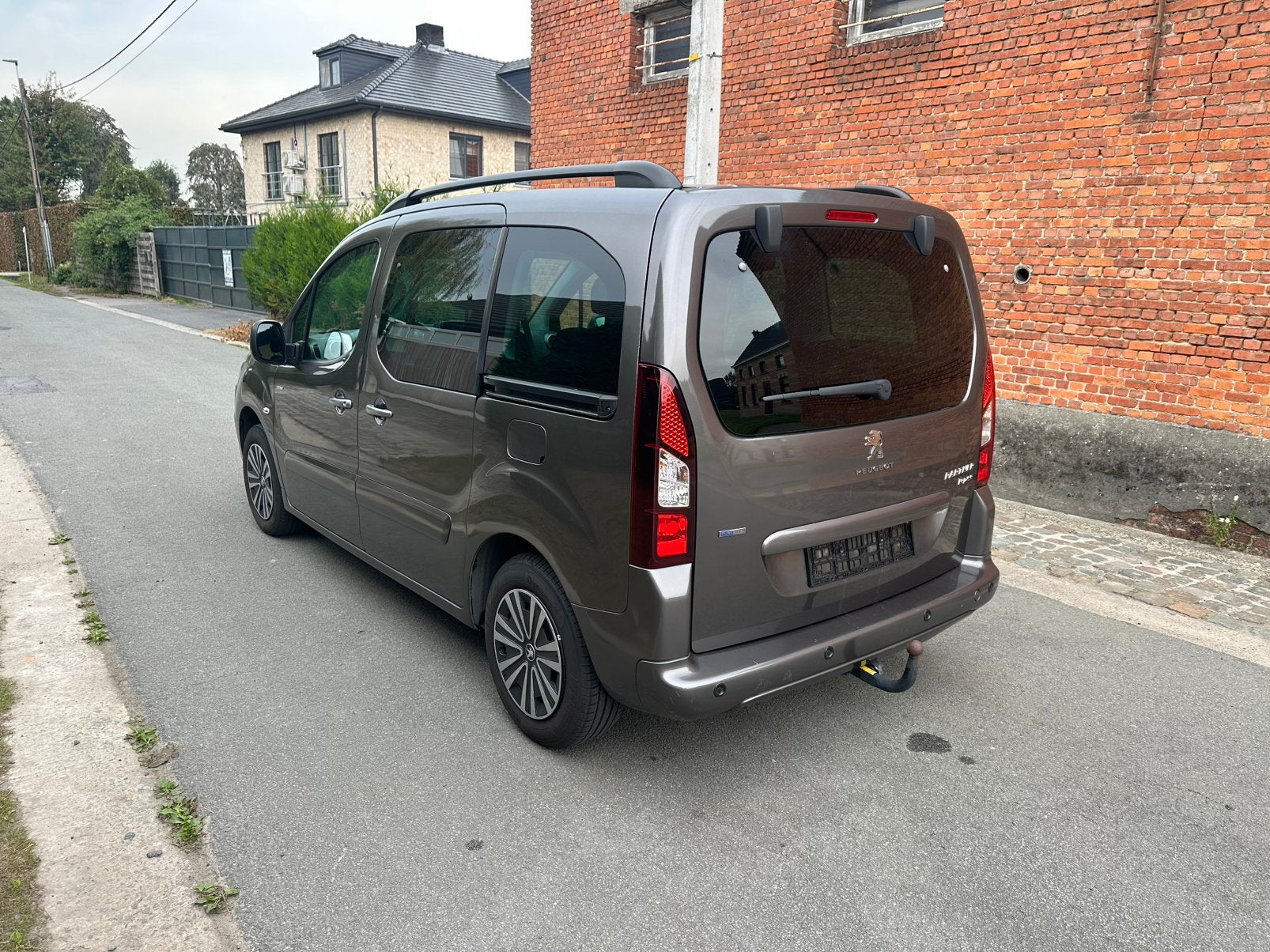 Peugeot Partner 1.2i 2018/111.000km/Navi, Auto's, Stof, Mistlampen, Handgeschakeld, 5 deurs