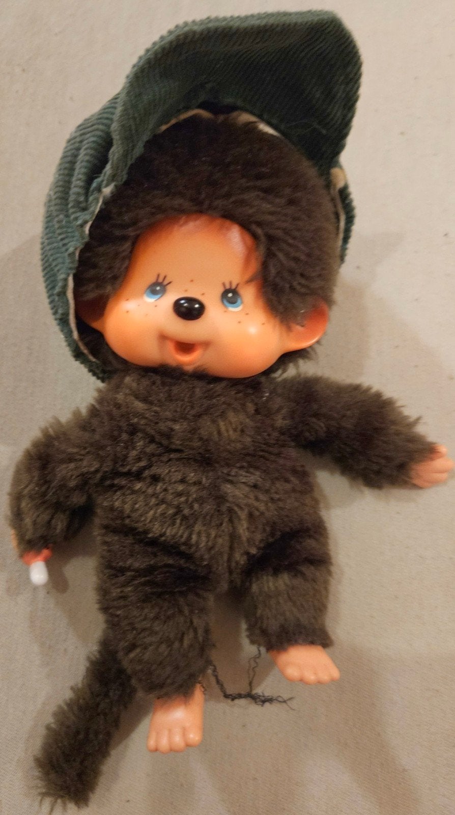 Monchhichi Sekiguchi 1974 avec chapeau
C'est un ori, Enlèvement ou Envoi, Poupée
