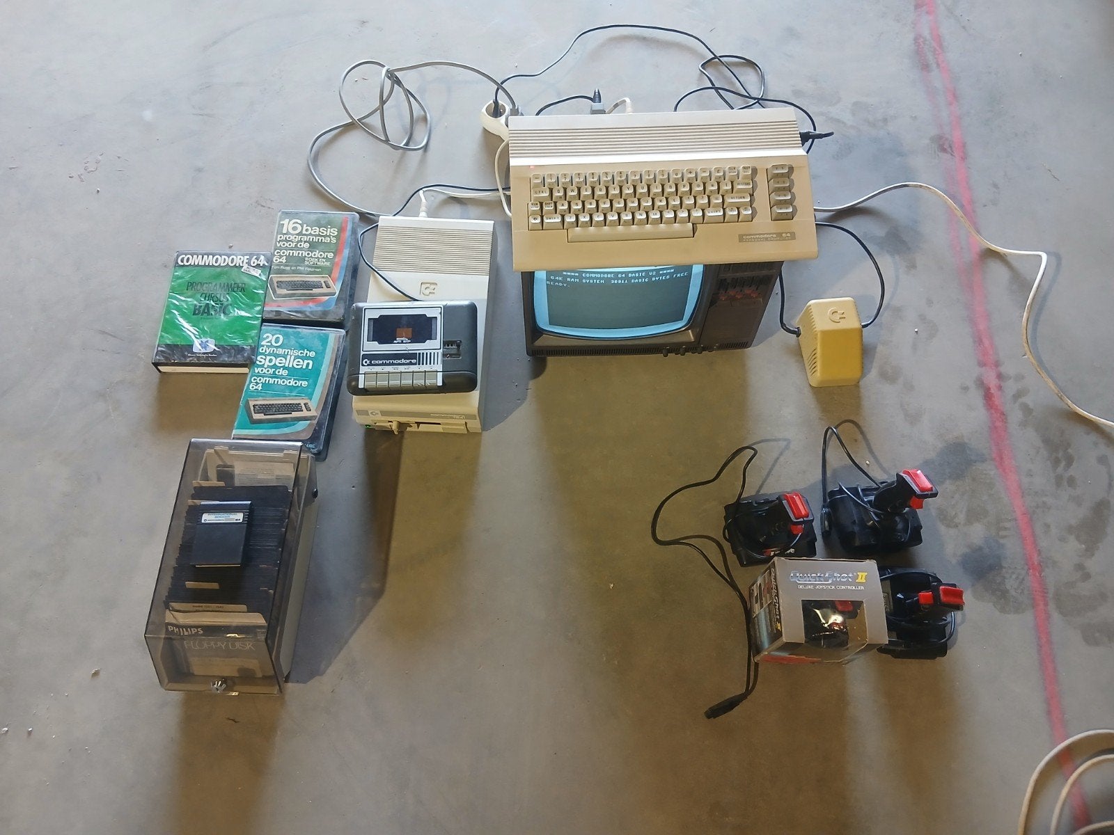 Ensemble Commodore 64 en état de marche + 1541 + joysticks, Enlèvement