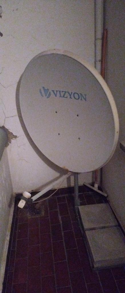 Parabool van 90 cm, Ophalen, Gebruikt, (Schotel)antenne, Overige merken