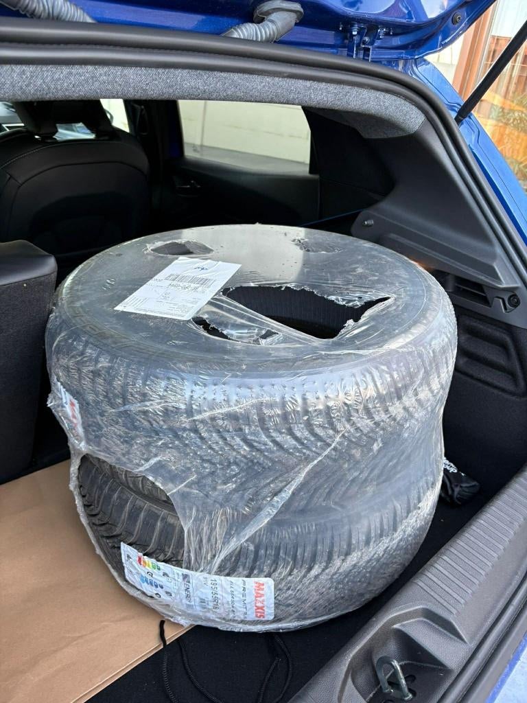 2 nieuwe autobanden voor renault clio 195/55R16, Auto-onderdelen, Banden en Velgen, Ophalen, Nieuw, Band(en)