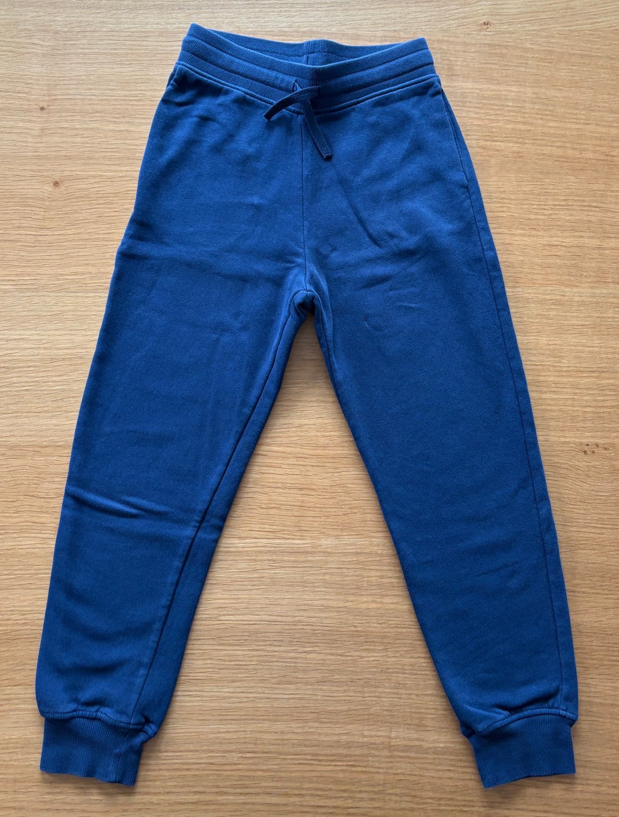 Pantalon de training/jogging bleu marine  H&M - 10 ans - 5€, Enlèvement ou Envoi, Comme neuf, Garçon, Vêtements de sport ou Maillots de bain