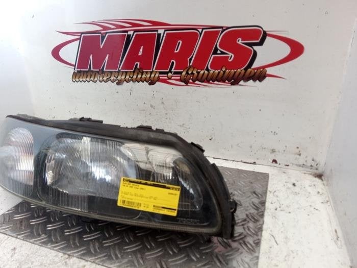 Phare droit d'un Volvo S60, -, -, 3 mois de garantie, -