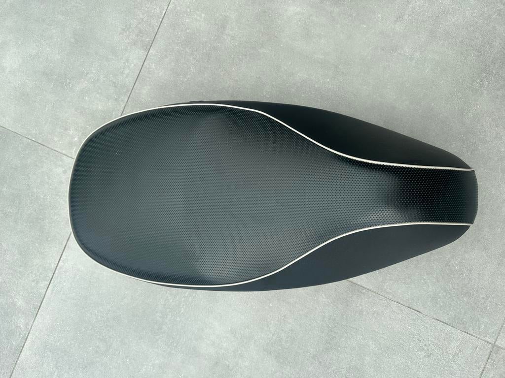 Vespa sprint zadel zwart, Ophalen of Verzenden, Zo goed als nieuw, Zadel, Vespa