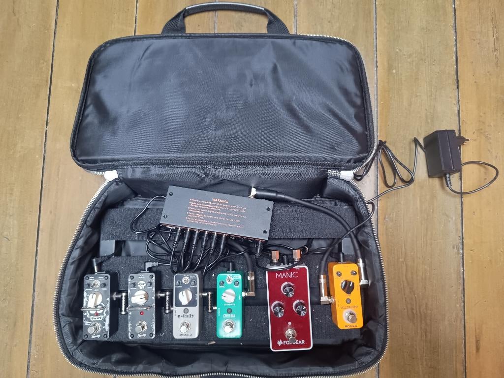 Pedalboard compleet, Musique & Instruments, Effets, Enlèvement, Comme neuf, Autres types