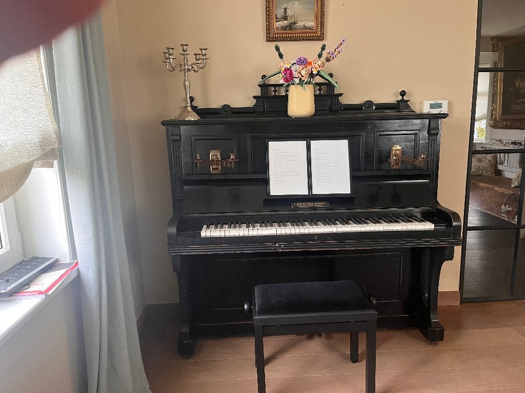 Antieke piano, Muziek en Instrumenten, Ophalen, Gebruikt, Zwart, Piano