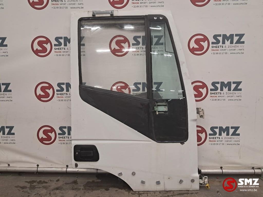 Occ porte droite Iveco, Utilisé, Iveco, Carrosserie et Tôlerie