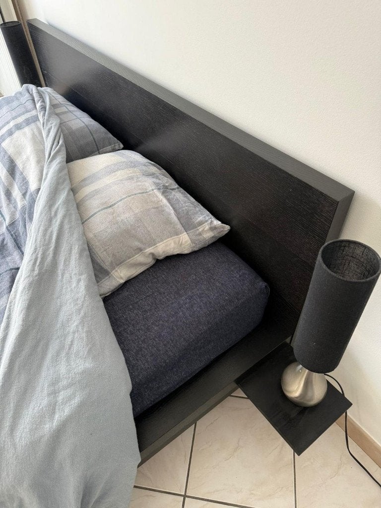 bed met hoofdeinde (kast), Maison & Meubles, Chambre à coucher | Lits, Utilisé, Deux personnes, 180 cm, 200 cm, Bois, Noir, Enlèvement