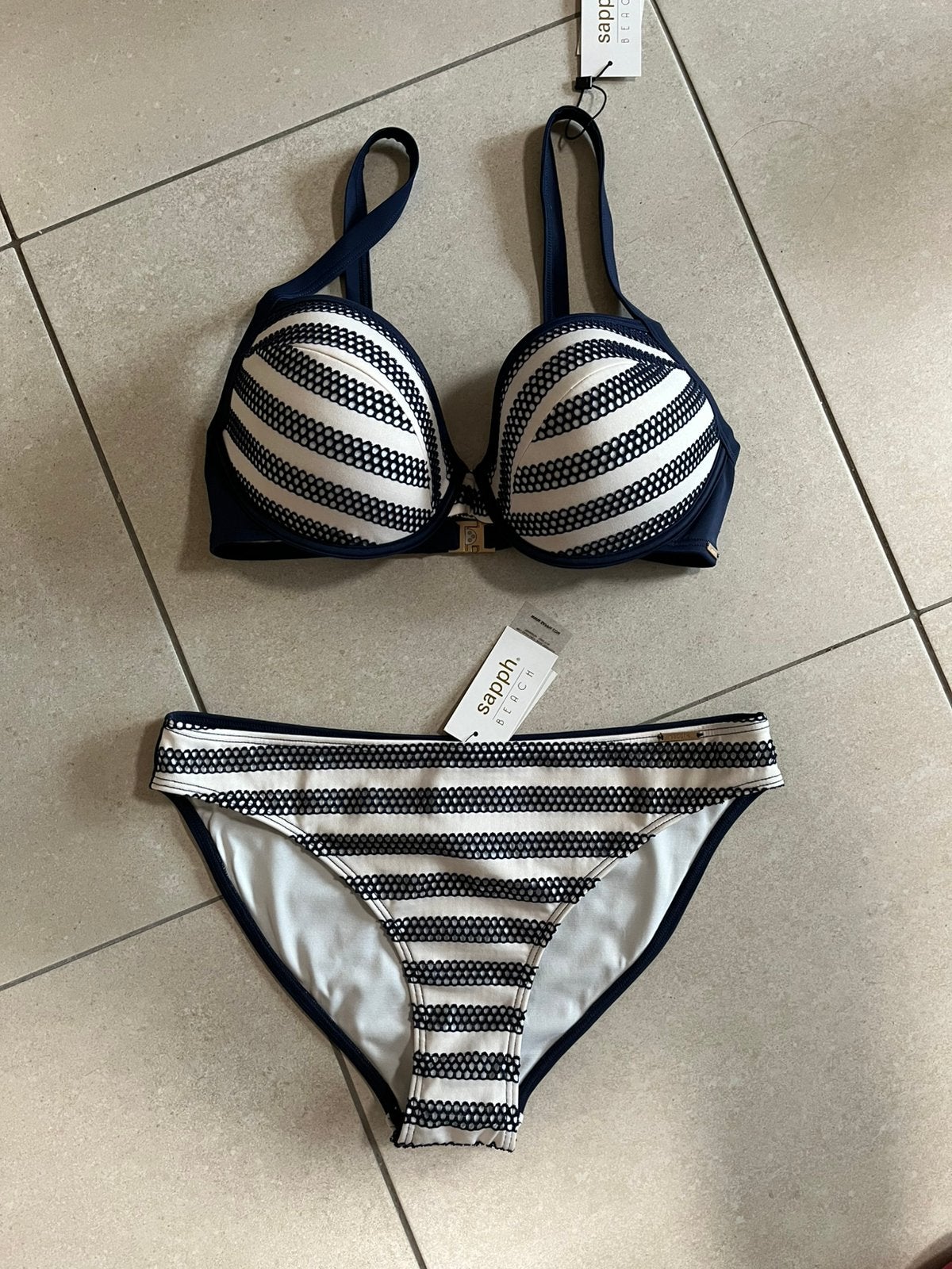 Sapph knappe nieuwe bikini maat 80-95 D en L, Vêtements | Femmes, Vêtements de Bain & Maillots de Bain, Enlèvement ou Envoi, Neuf