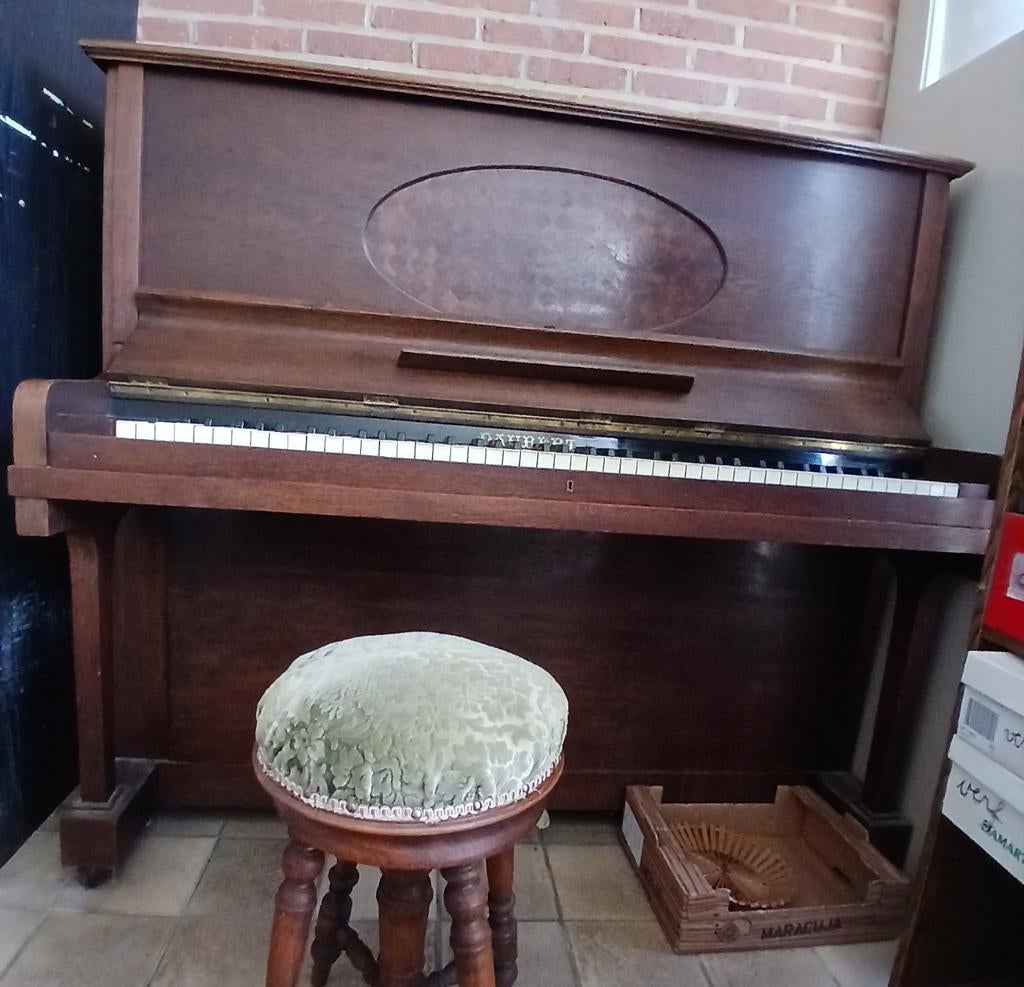 Piano , stalen kader, merk Daubert (Paris), Muziek en Instrumenten, Piano's, Ophalen, Gebruikt, Bruin, Piano