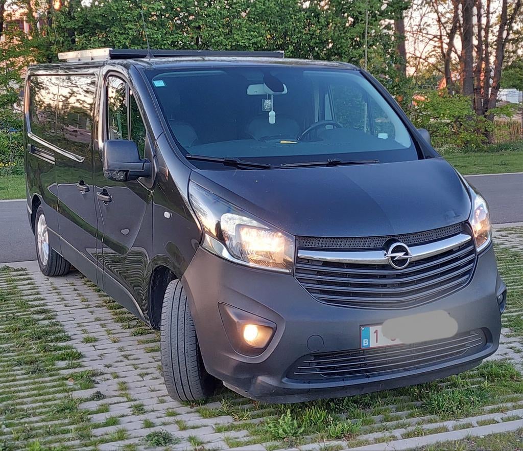 Opel Vivaro biturbo 2017, Auto's, Particulier, Te koop, Trekhaak
