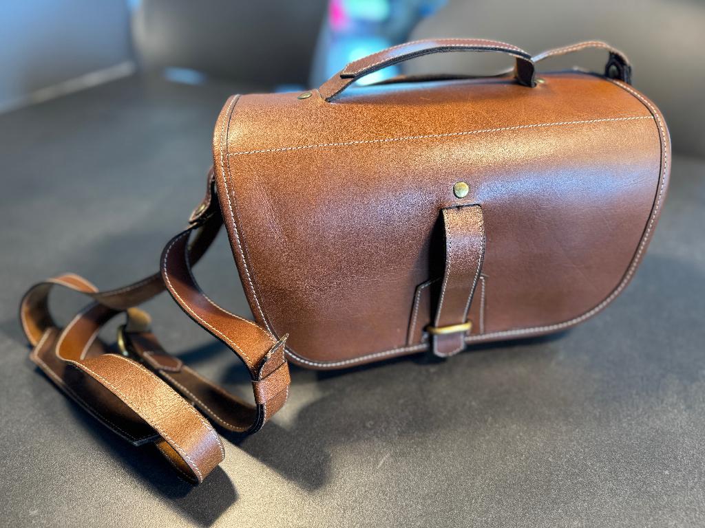 Sac Leica - Fogg Satchmo Satchel Havana en cuir (pour Leica), Audio, Tv en Foto, Ophalen of Verzenden, Nieuw, Schoudertas, Overige merken