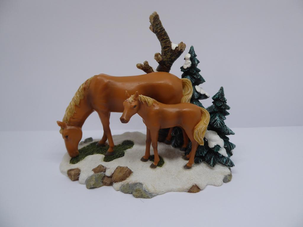 Luville Item  horse and foal scenery  600067, Divers, Noël, Enlèvement ou Envoi, Comme neuf