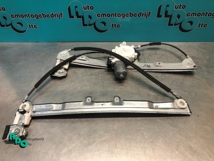 Ruitmechaniek 4Deurs rechts-voor van een Mitsubishi Colt (Co, Gebruikt, -, -, Ophalen of Verzenden