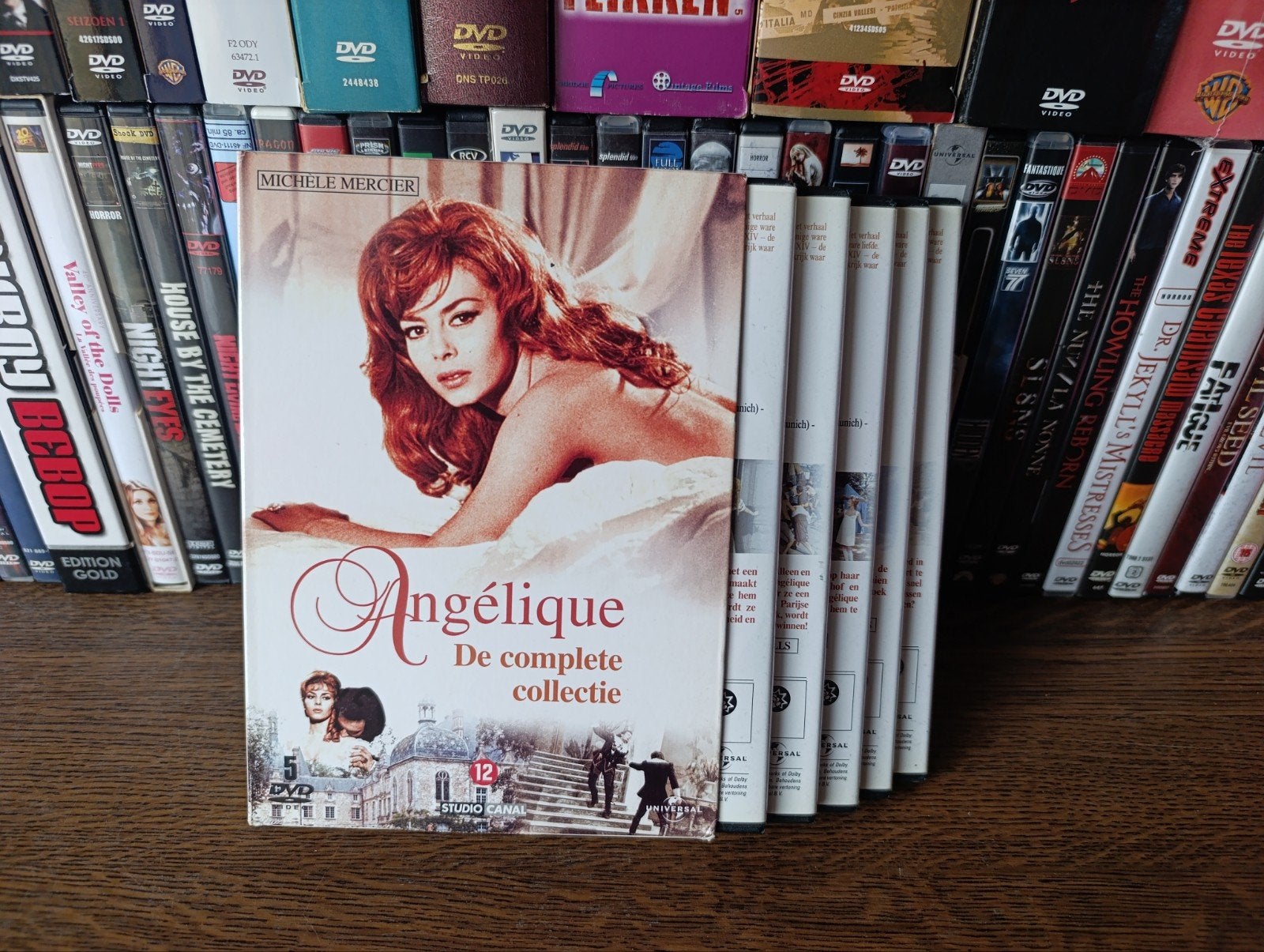 DVD box Angélique volledige serie, Cd's en Dvd's, Ophalen of Verzenden