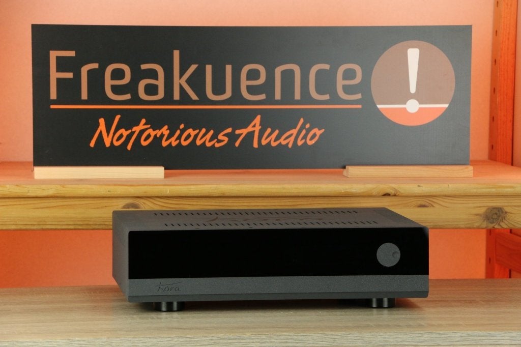 Kora TB140 / TB 140 TRADE.INRUIL OK. Hybride amp. Erg goed!, Ophalen of Verzenden, Zo goed als nieuw, Stereo, 60 tot 120 watt