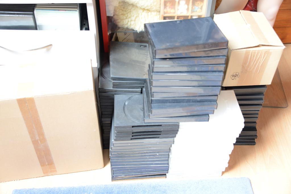 CD-DVD doosjes. Voor 1, 2, 4 of 6 CD's / DVD's., Maison & Meubles, Accessoires pour la Maison | Étagères pour CD & DVD, Enlèvement ou Envoi
