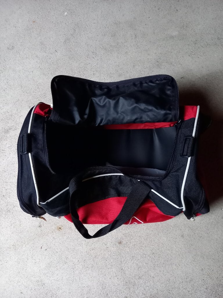 Grote sporttas van FILA is in Nieuwe staat, Ophalen
