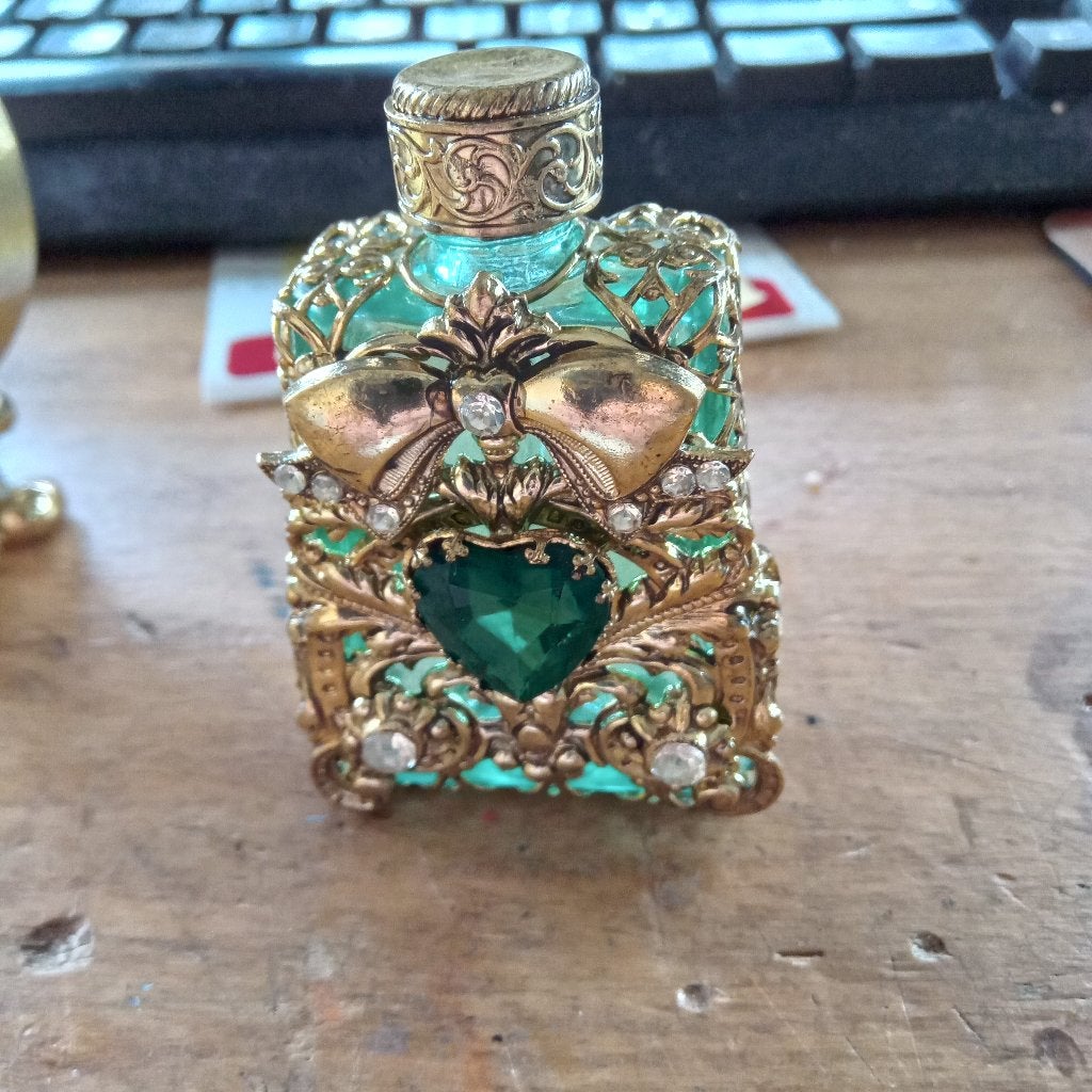 BOUTEILLE DE PARFUM BOHÈME, Collections, Envoi